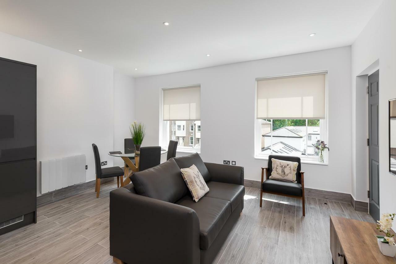 The Lion Gate Apartments East Molesey Eksteriør bilde